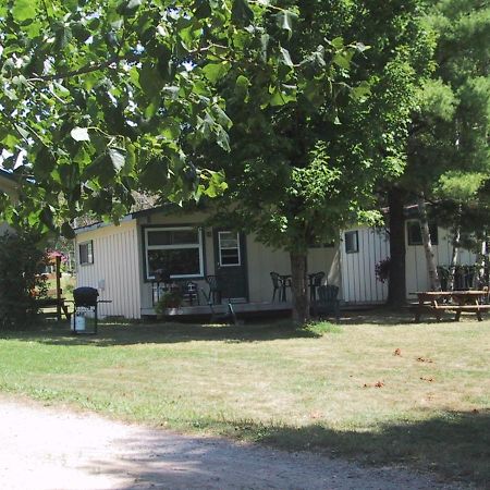 Colonial Bay Motel And Cottages Huntsville Zewnętrze zdjęcie