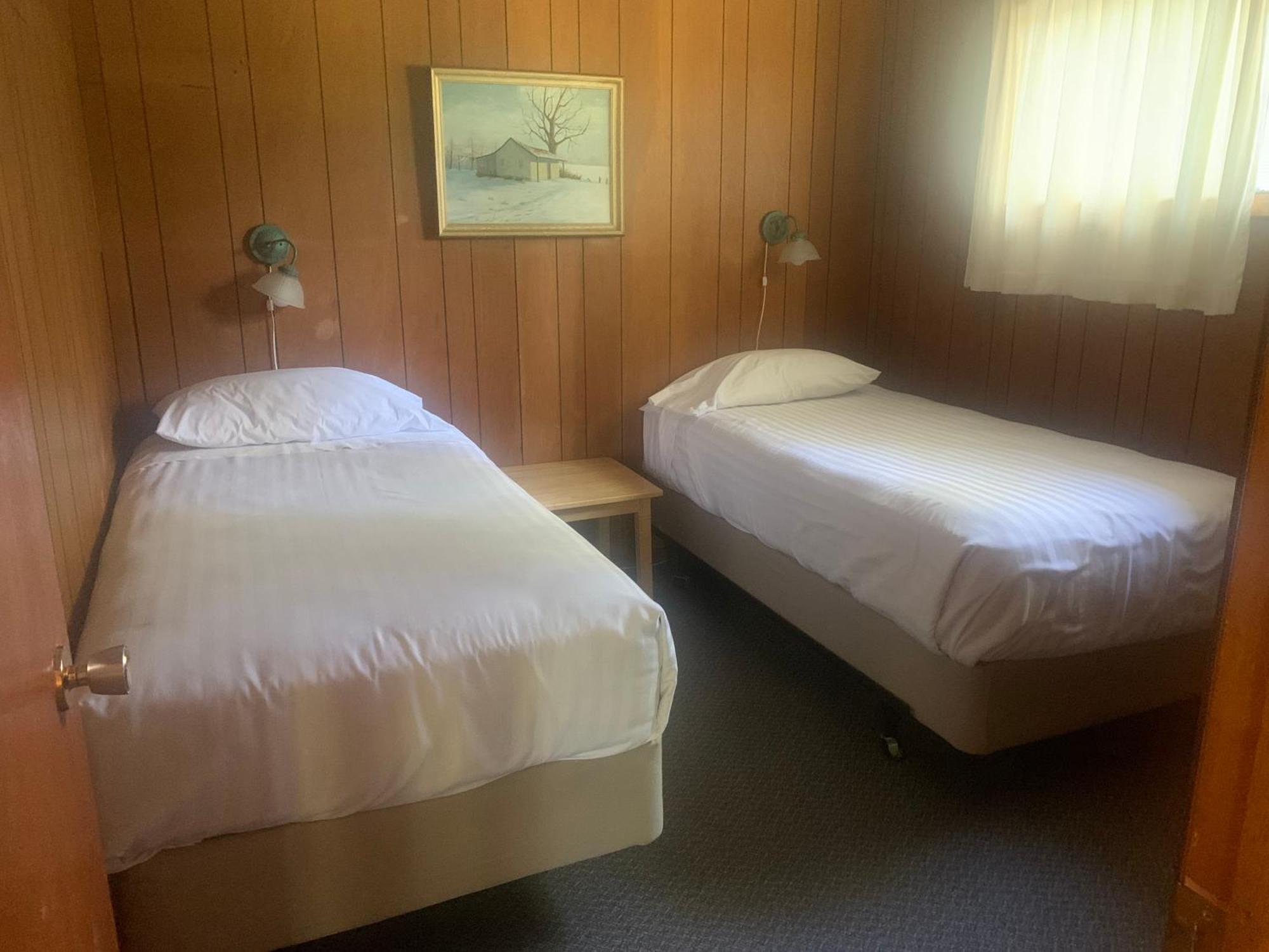 Colonial Bay Motel And Cottages Huntsville Zewnętrze zdjęcie